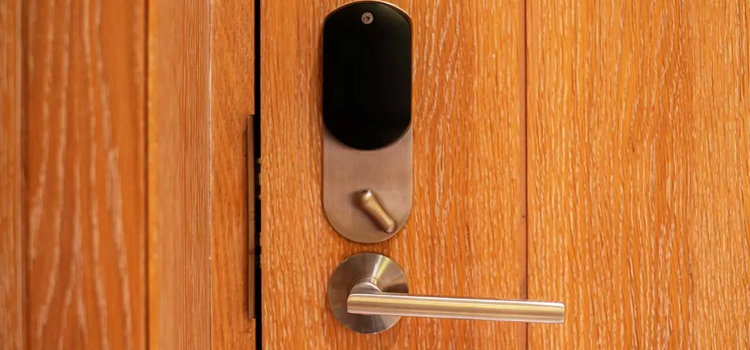 Automatic Locking Door Knob Ashland